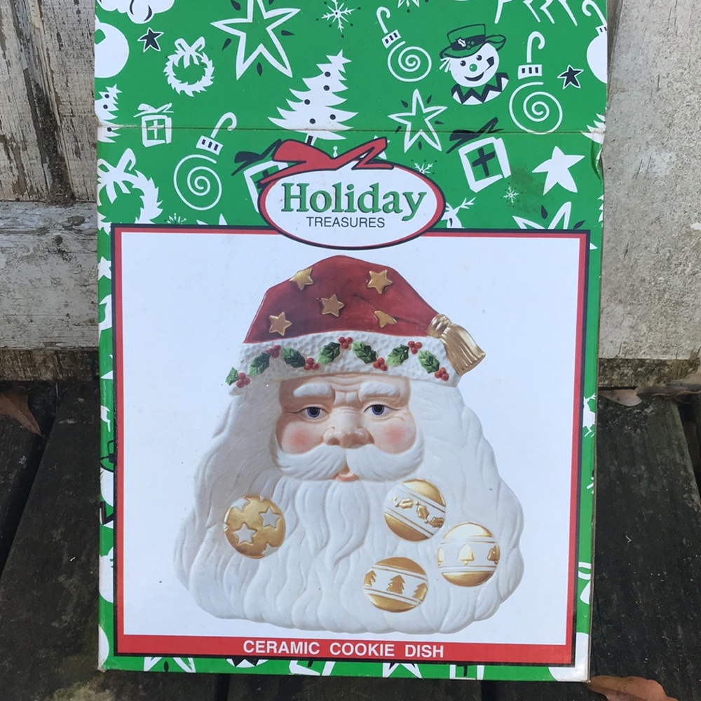 HOLIDAY TREASURES - Picture 5 of 14